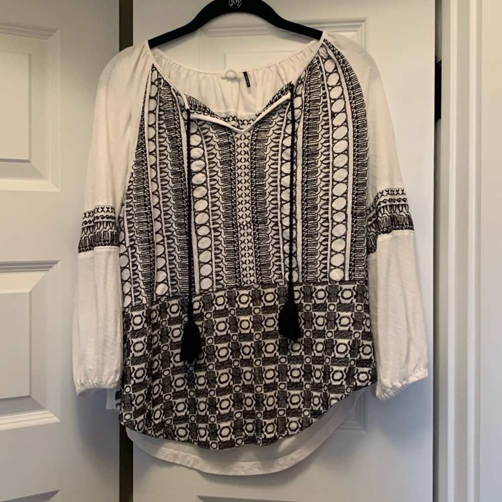 Anthropologie Akemi + Kin 3/4 sleeved top